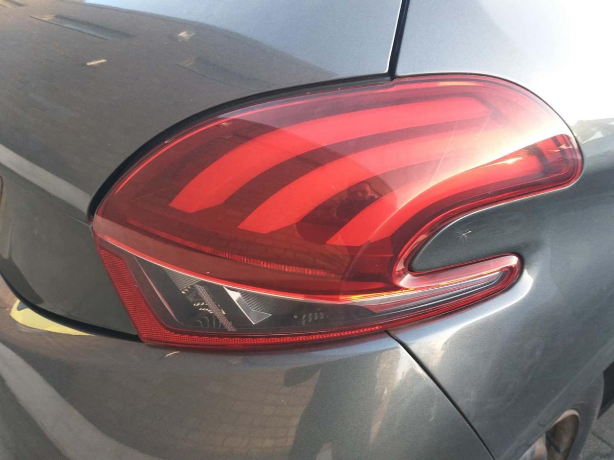 Peugeot 208 original R&uuml;cklicht R&uuml;ckleuchte Schlussleuchte rechts Facelift Bj.2015